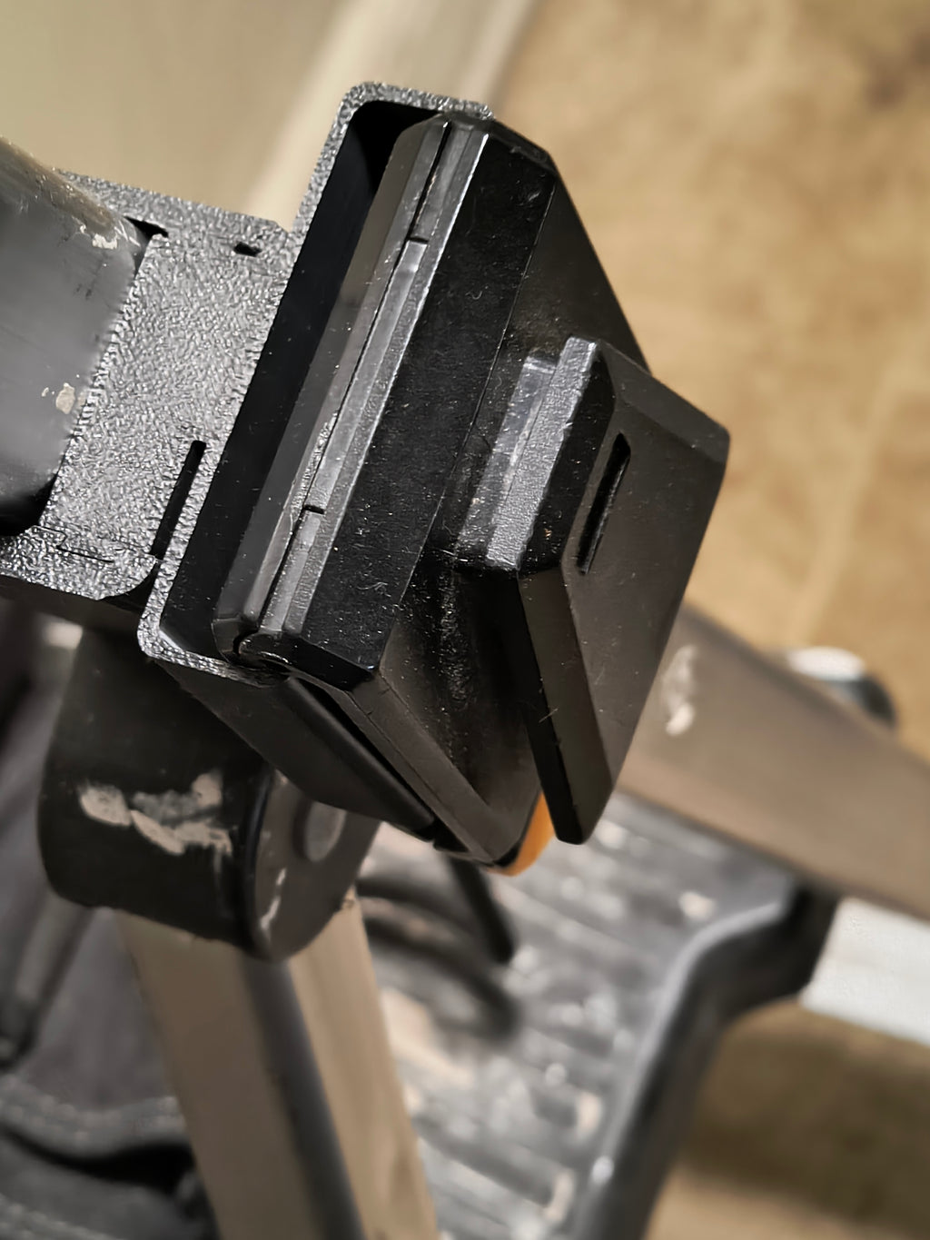 Rubber Maid Ladder Clip